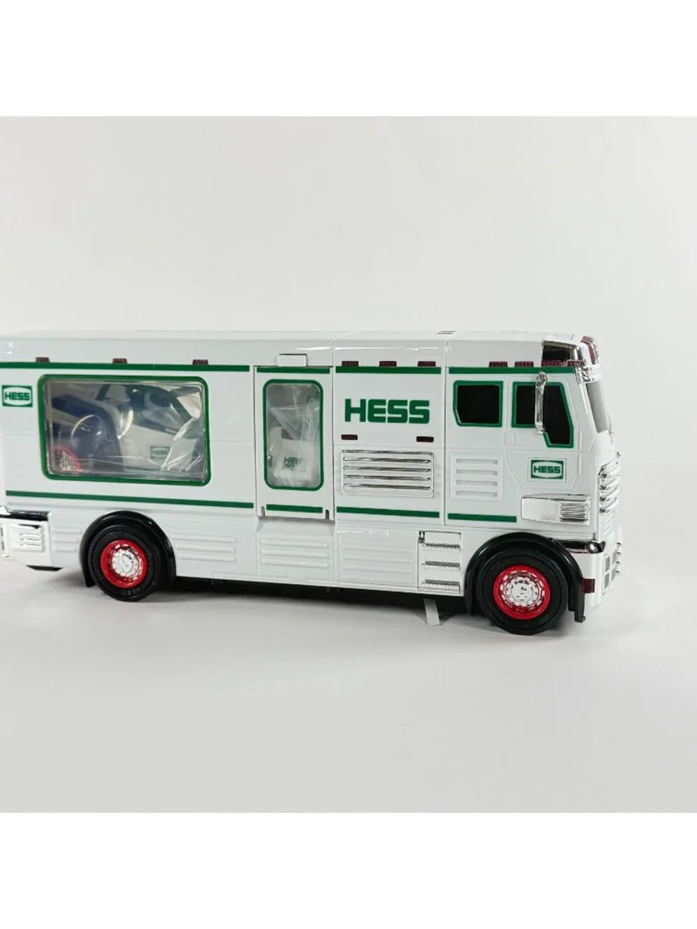 Hess 2018 Toy Truck RV With ATV & Motorbike White/Green